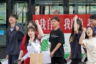 意媒：张康阳和米兰市长通电话，以了解梅阿查球场的翻新计划