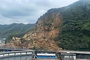 勒伯夫批马杜埃凯：禁区没人硬传中，跟我14岁在村里踢球时一样差